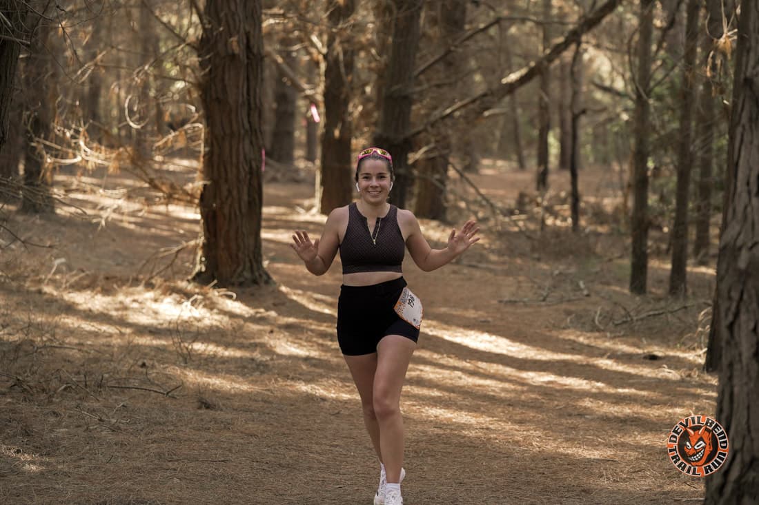 Trail runners at Devilbend